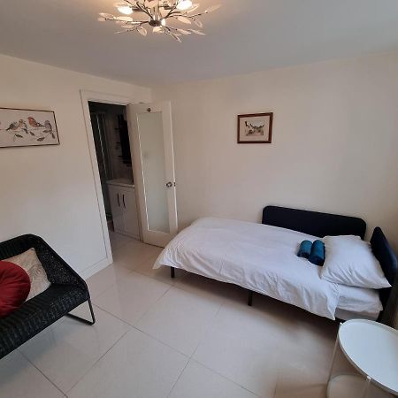 Single Room With En-Suite Shower Room In Zone 1 Londra Exterior foto