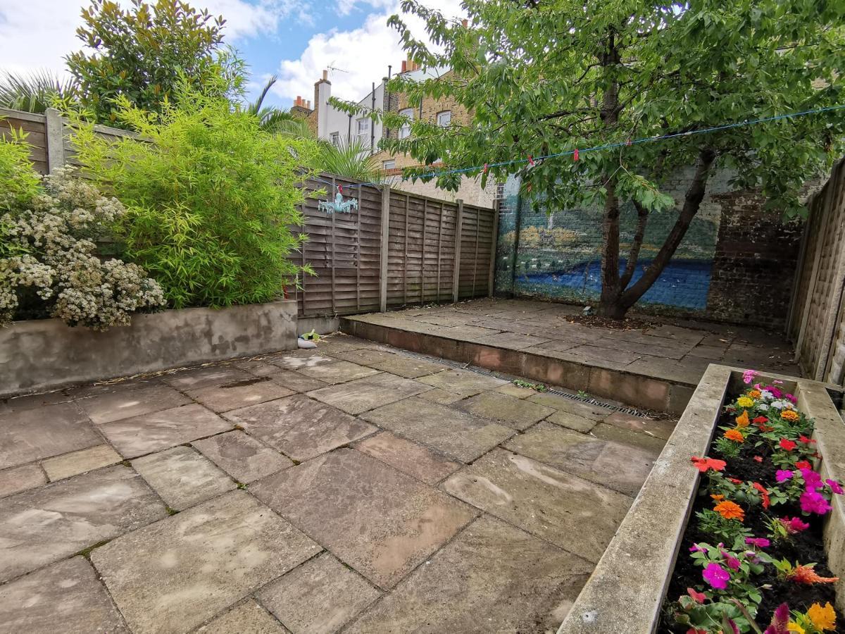 Single Room With En-Suite Shower Room In Zone 1 Londra Exterior foto