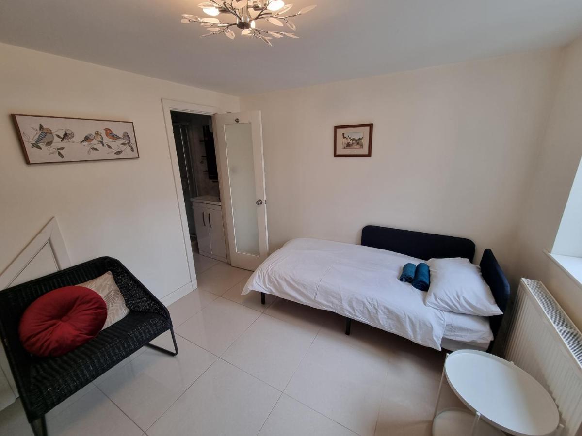 Single Room With En-Suite Shower Room In Zone 1 Londra Exterior foto