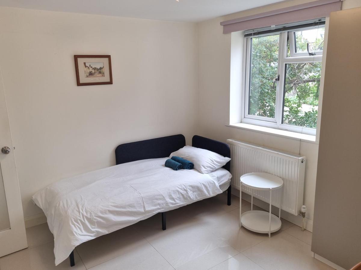 Single Room With En-Suite Shower Room In Zone 1 Londra Exterior foto